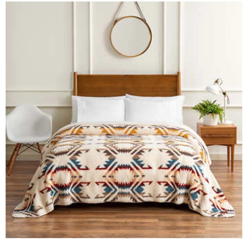 Pendleton blanket🌲